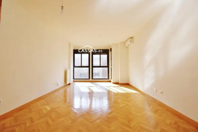 JARDINES DE MADRID con 2 habitaciones. Garaje, trastero y pi - foto 3