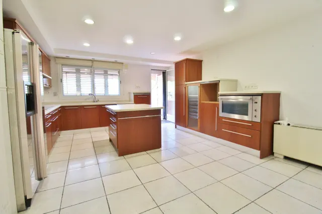 Exclusivo adosado en vistahermosa, Alicante — 439 m2 y dos grandes terrazas — 16
