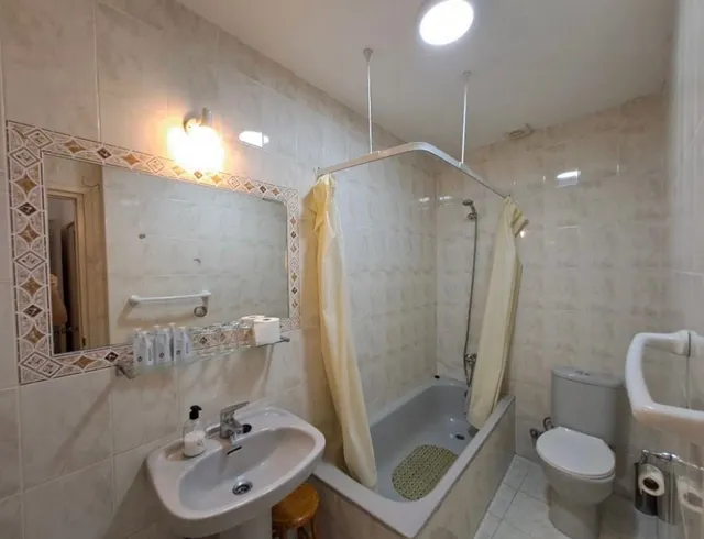 Hotel 1018m² en venta - Marbella — 22