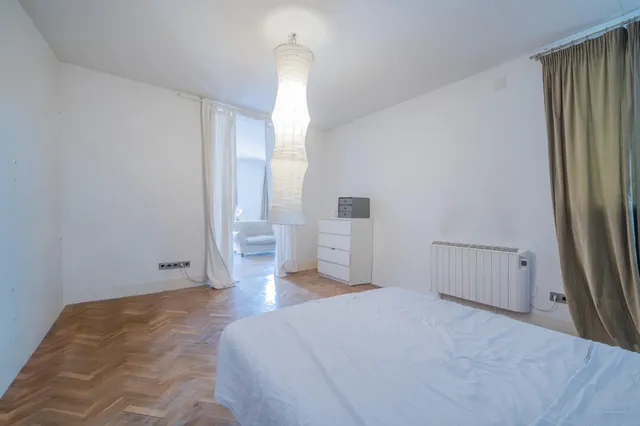 Piso  Ideal Para Reformar  Calle San Lorenzo — 35