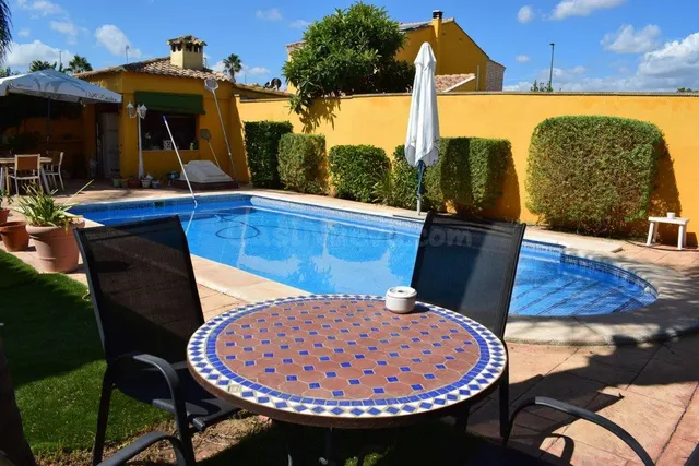 ESTUPENDA VIVIENDA EN URBANIZACIÓN VALL DE LLIRIA — 2