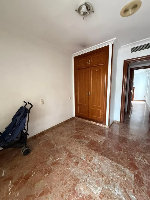 ACOGEDOR PISO EN AVENIDA JUAN CARLOS I — 7
