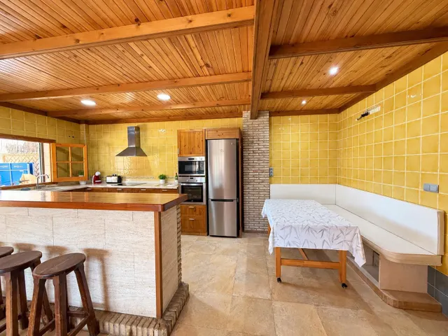 Dos casas, piscina privada y barbacoa en una parcela de 970 m2 — 12
