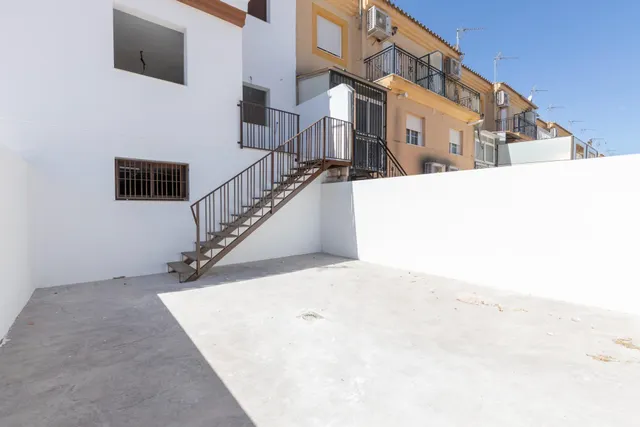 Espectacular casa adosasa de obra nueva — 15