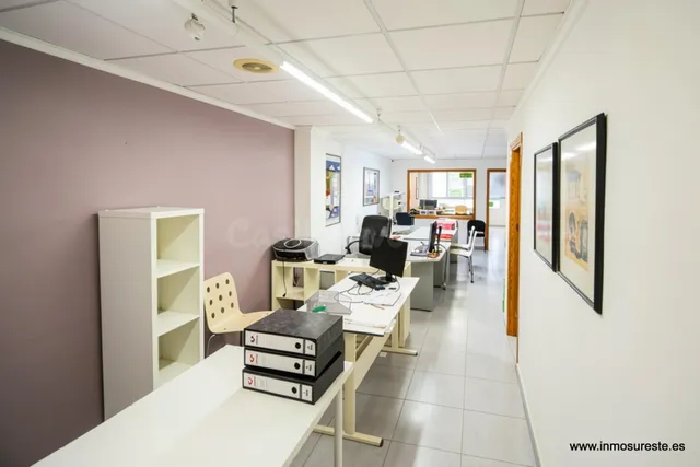 ¡Novedad! Venta de entresuelo, zona Reyes Católicos, 146 m2 - foto 4