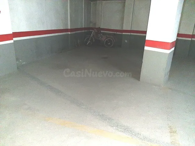 Plaza de garaje en venta en Calle San Vicente, frente a la U - foto 4