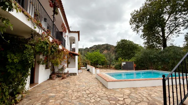 Exclusivo Hotel en Almonaster la Real con Vistas Panorámicas — 13