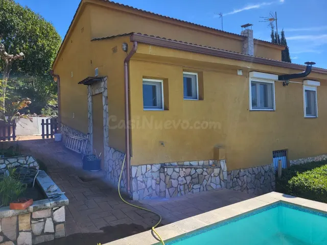 Casa con piscina, jardín y vistas al Montseny – parcela gran - foto 3