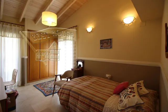 EXCLUSIVO CHALET ESQUINERO EN LA PATACONA — 39