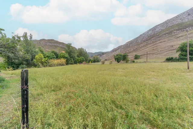 Casa, cuadra, pajar y fincas en venta en babia — 24