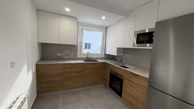 Piso de diseño completamente reformado en venta en Avenida d - foto 3
