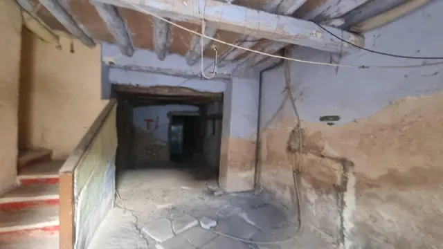 Casa para reforma integral en Calle Muntadas. Lumpiaque — 2