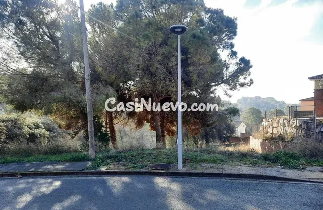 Gran parcela urbana de 2.498 m2 en entorno natural para dos  - foto 4