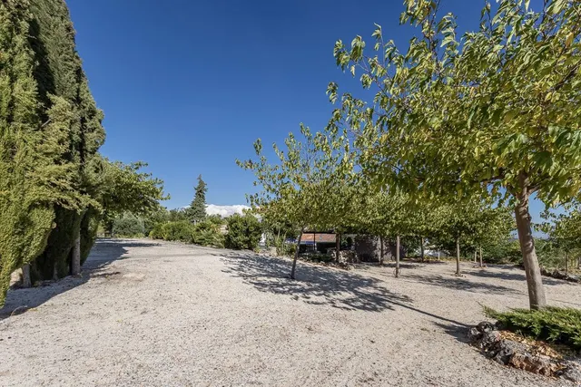 **NEGOCIO CONSOLIDADO DE EVENTOS Y ALOJAMIENTO TURÍSTICO EN UNA ESPECTACULAR FINCA ANDALUZA CERCA DE GRANADA** — 48