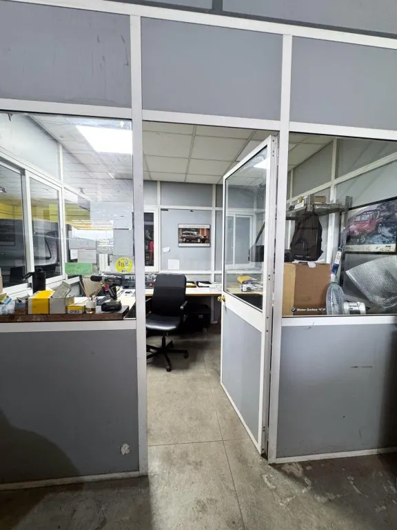 Se alquila en EXCLUSIVA nave rent a car en funcionamiento con taller, lavadero automático y plazas de garaje — Junto al Aeropuerto de Málaga — 22
