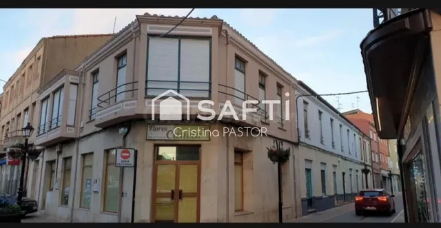 Gran casa en Santa María del Páramo, para invertir