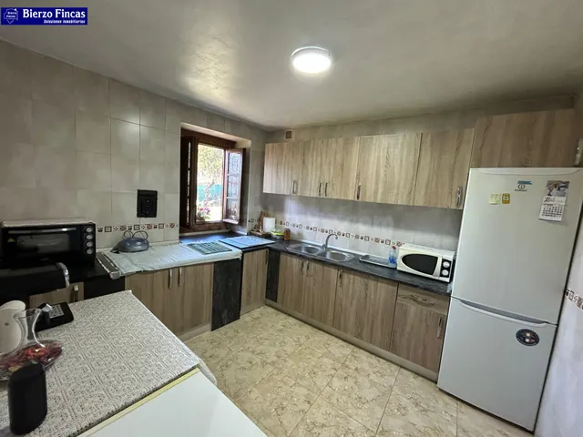 SE VENDE CASA EN CARRACEDELO - foto 2