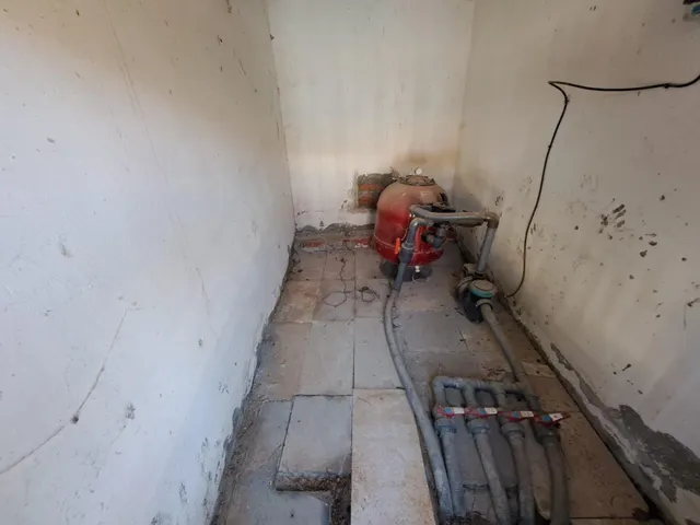 FINCA RURAL CON 4 VIVIENDAS Y NAVE — 31