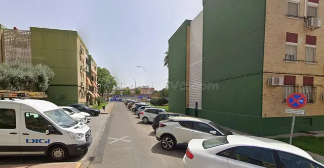 PISO EN DOS HERMANAS