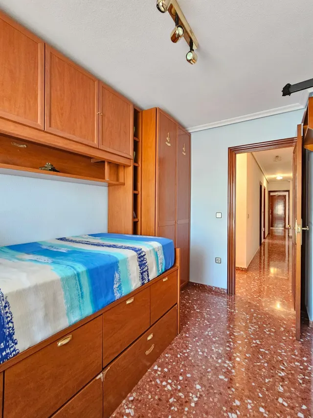 Piso de 3 dormitorios con terraza y garaje en San Vicente del Raspeig — 30