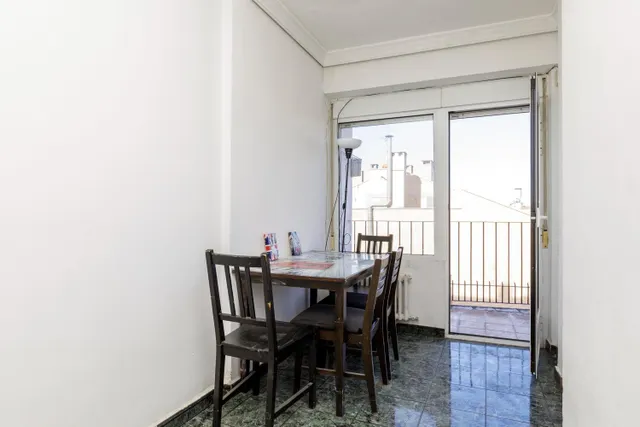 PRECIOSO PISO EN PASEO MARIA AGUSTIN — 10