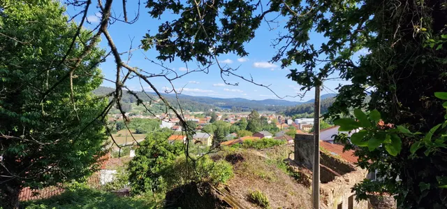 CASA DE PIEDRA CON TERRENO OPARA REFORMAR EN OUTES — 33