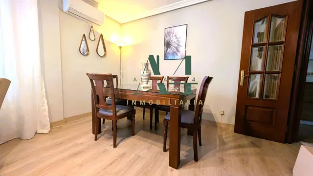 Preciosa vivienda reformada con dos ascensores a pocos minut - foto 5