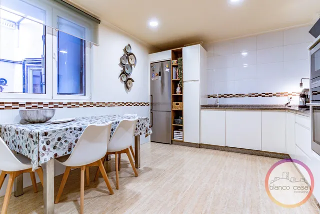 ¡ un piso con terraza de más de 25 m2, garaje y trastero en Carballo por 189.990€! — 6