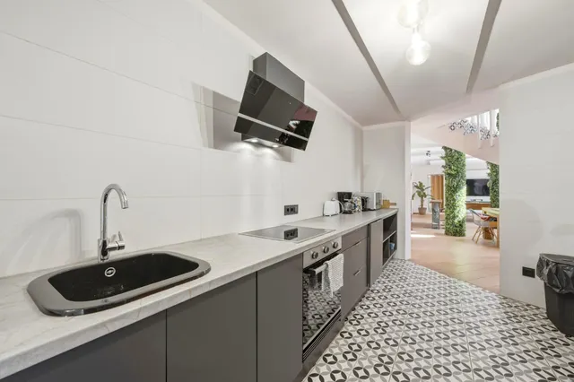 ESPECTACULAR VILLA CON PISCINA, 6 DORMITORIOS EN SUITE Y VISTAS AL MAR EN SA TORRE — 21