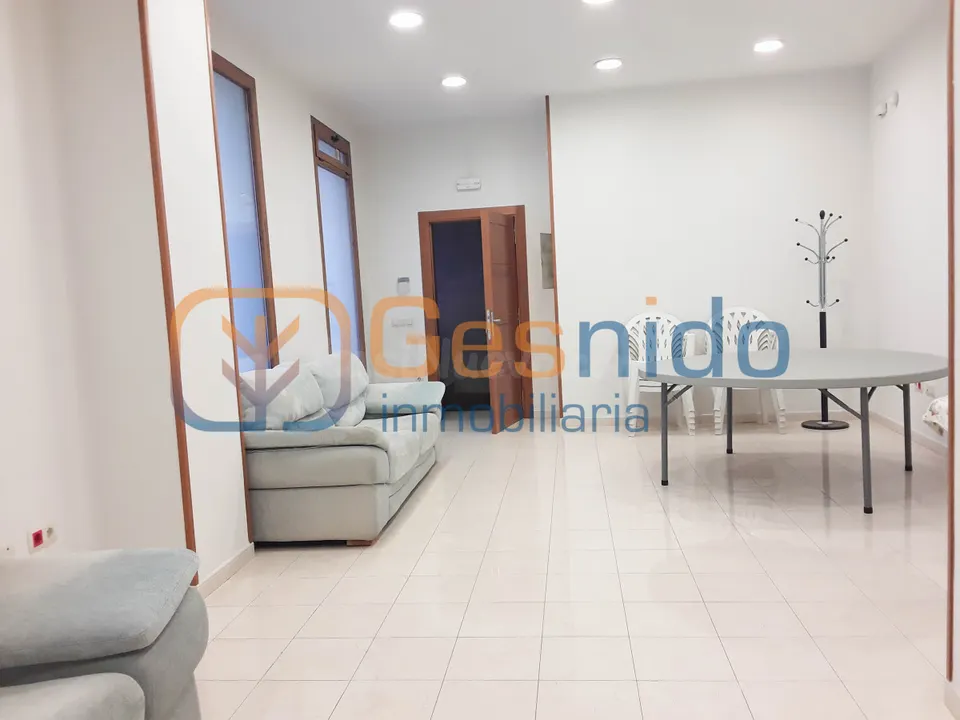 Oficina de 45m2 en alquiler próximo al Acueducto - Segovia
