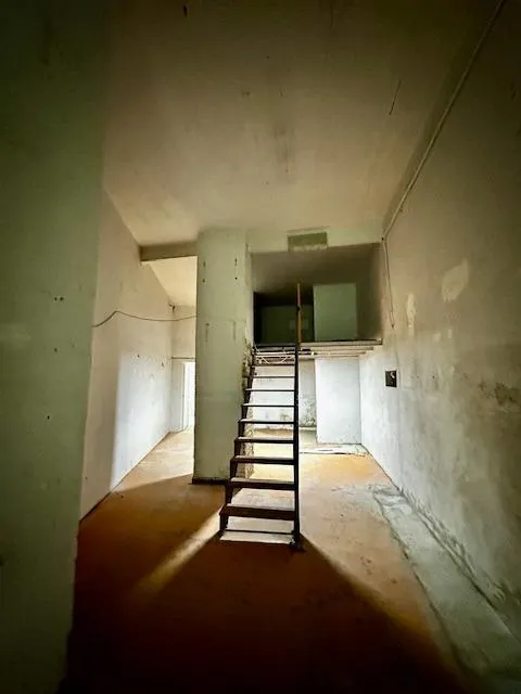 SE VENDE LOCAL EN RUZAFA — 11