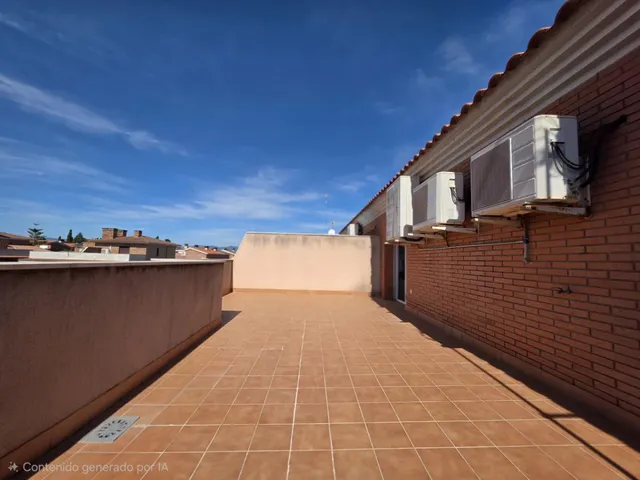CASA ADOSADA DE 6 habitaciones EN VILAFORTUNY — 44