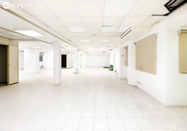 Vivienda de 170 m2 con 5 dormitorios en Gran Vía – Amplia y con gran potencial — 8