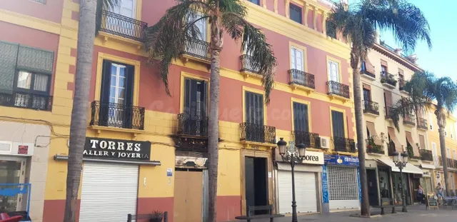EDIFICIO CON VARIOS PISOS EN EL CENTRO DE ALMUÑECAR (IDEAL I