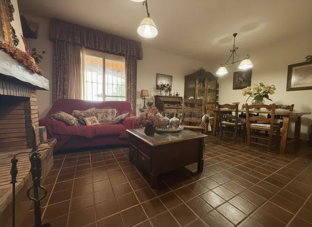 Casa de una planta con garaje y amplio patio en La Menacha - foto 4