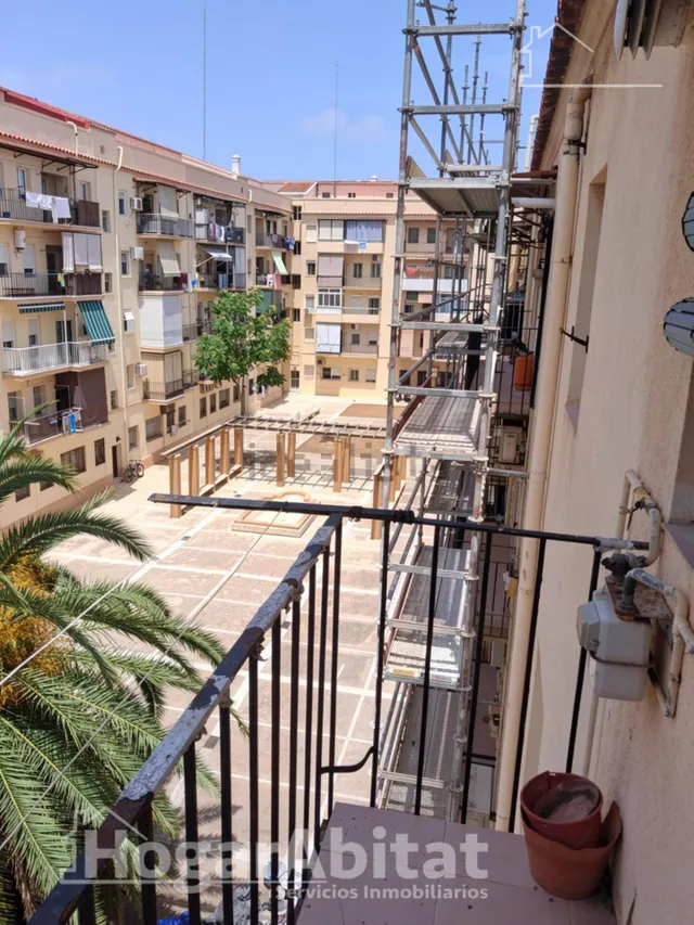 EXTERIOR CON BALCON JUNTO AL PUERTO Y LA PLAYA — 18