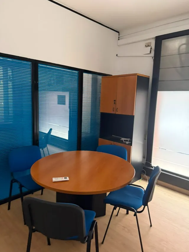 LOCAL COMERCIAL EN VENTA O ALQUILER — 9