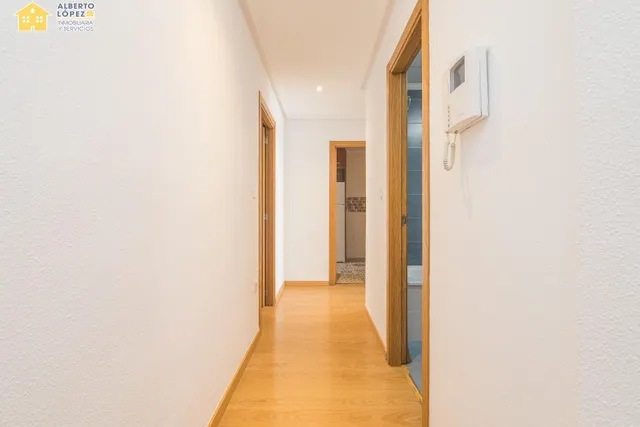 PISO DE 102 METROS CONSTRUIDOS  3 DORMITORIOS, 2 BAÑOS Y VESTIDOR EN EL ALTET — 30