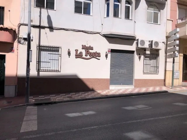 Venta local con 2 entradas: C/ Cruces y Posta - foto 2