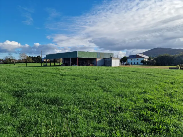 Terreno edificable de 3.500 m2 en Setienes (Valdés). - foto 2