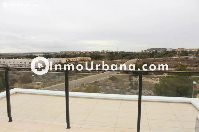 ESTUPENDO ADOSADO  EN ALENDA GOLF — 11