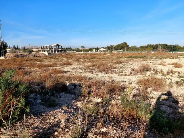 Se vende terreno de 13.000m2 en zona Squash - foto 5
