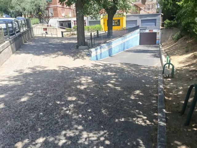 Venta de Plaza de Garaje en el Barrio de San Juan Bautista - foto 4