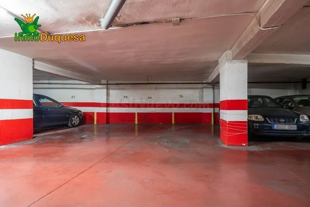 3 PLAZAS DE APARCAMIENTO juntas en Pedro Antonio de Alarcón. — 2