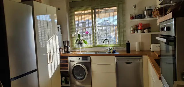 ¡oportunidad en nuevo bulevar! amplio chalet adosado con jardín único y dos plazas de parking privadas. — 14