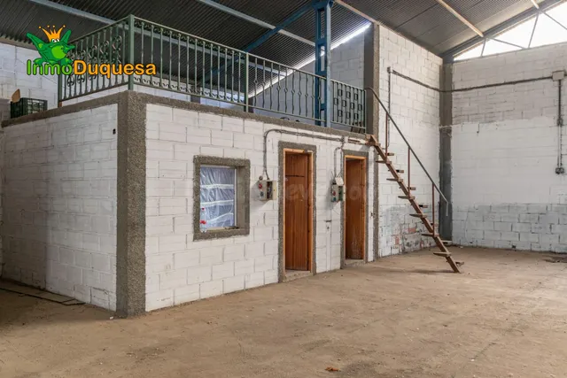 Nave industrial con 240 m2 en JUN. - foto 3