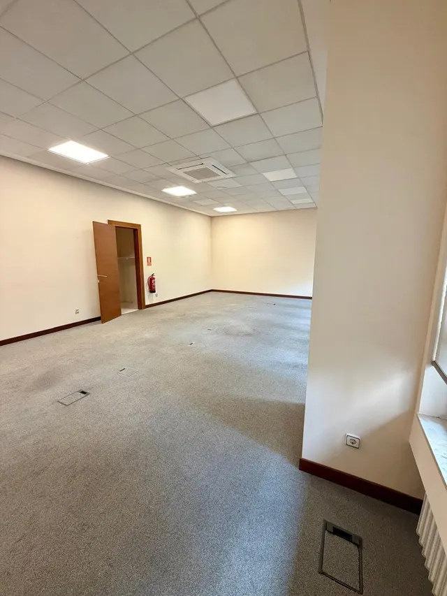 Oficina 6 habitaciones 250m² en alquiler - Cuzco — 18