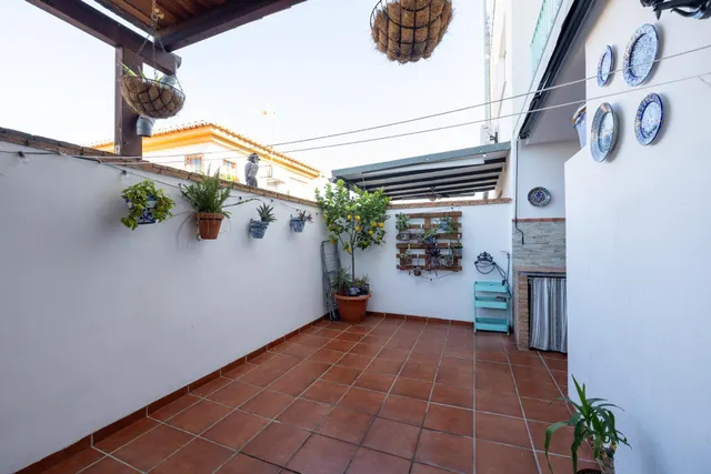MARAVILLOSA CASA  A POCOS MINUTOS DEL CENTRO DE LA ZUBIA — 9