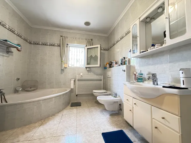 Impresionante Chalet Independiente en El Chaparral, Torrevieja — 40
