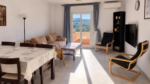 EN ALQUILER DE SEPTIEMBRE A JUNIO BONITO PISO DE 3 DORMITORIOS